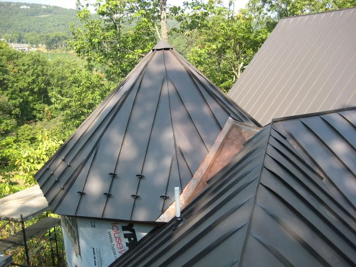 Professional Roof Tarp Installation by Craftsman Roofing in Okeechobee